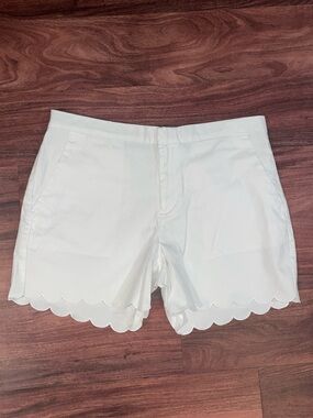 Banana Republic 5” Tailored Scalloped Edge High-Waist Shorts White Size 12